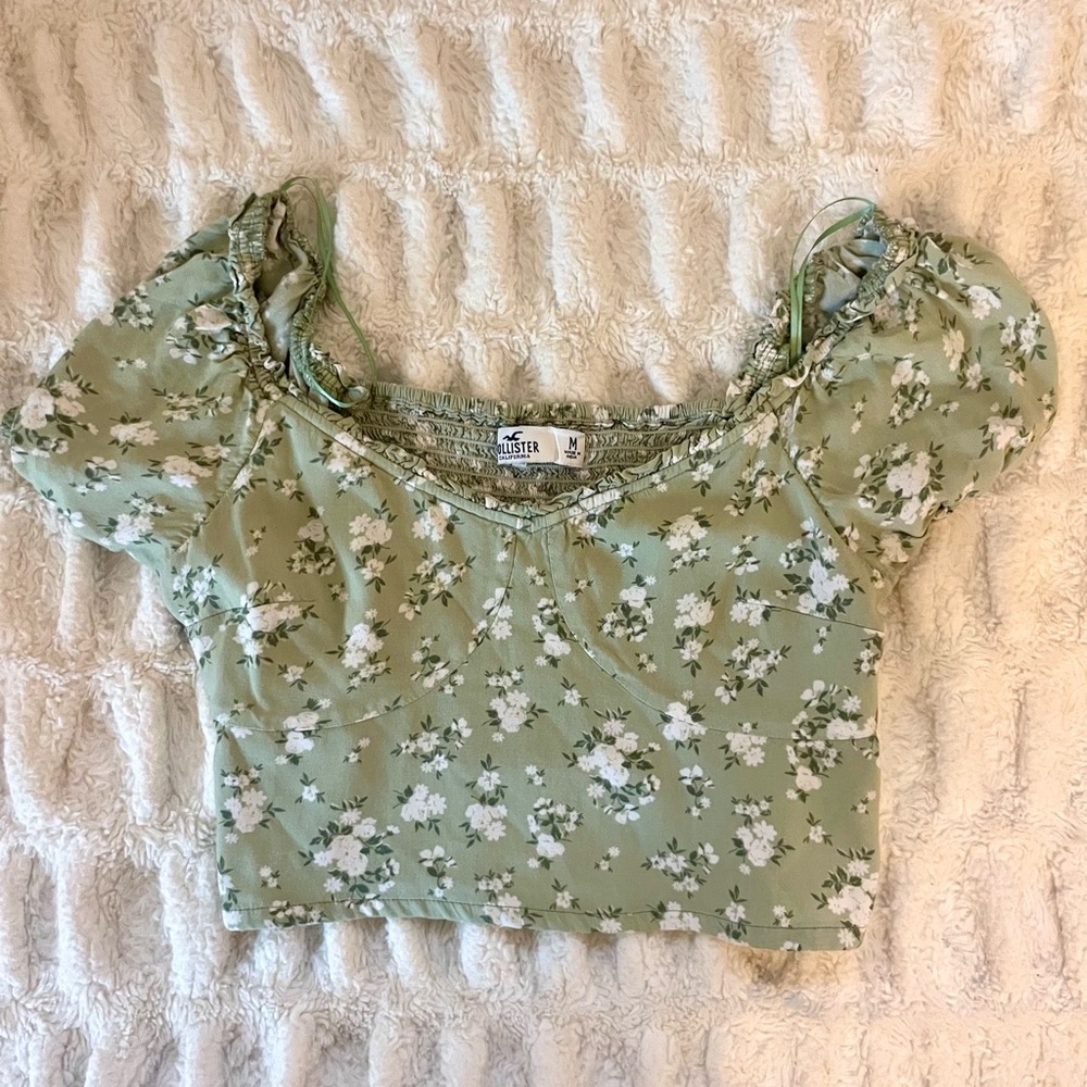 Hollister Green Puff Sleeve Crop Blouse